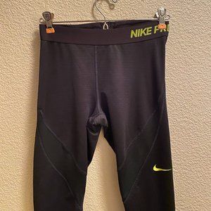 Nike Pro Medium Hyperwarm Leggings